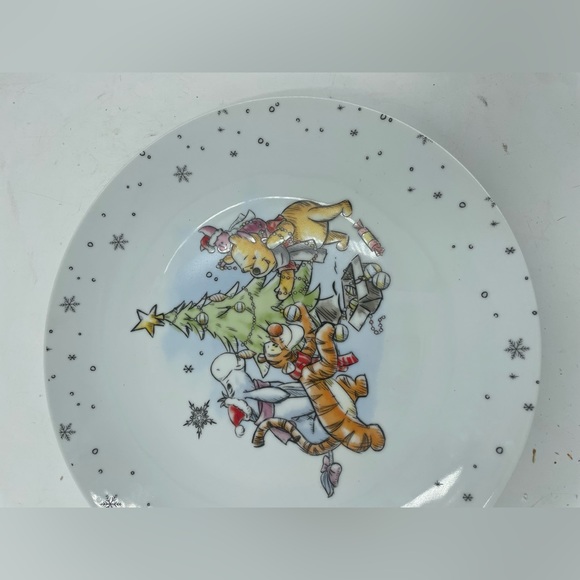 DISNEY Winnie The Pooh Christmas 10.5 in Tigger Piglet Dinner Plate. - Picture 4 of 4